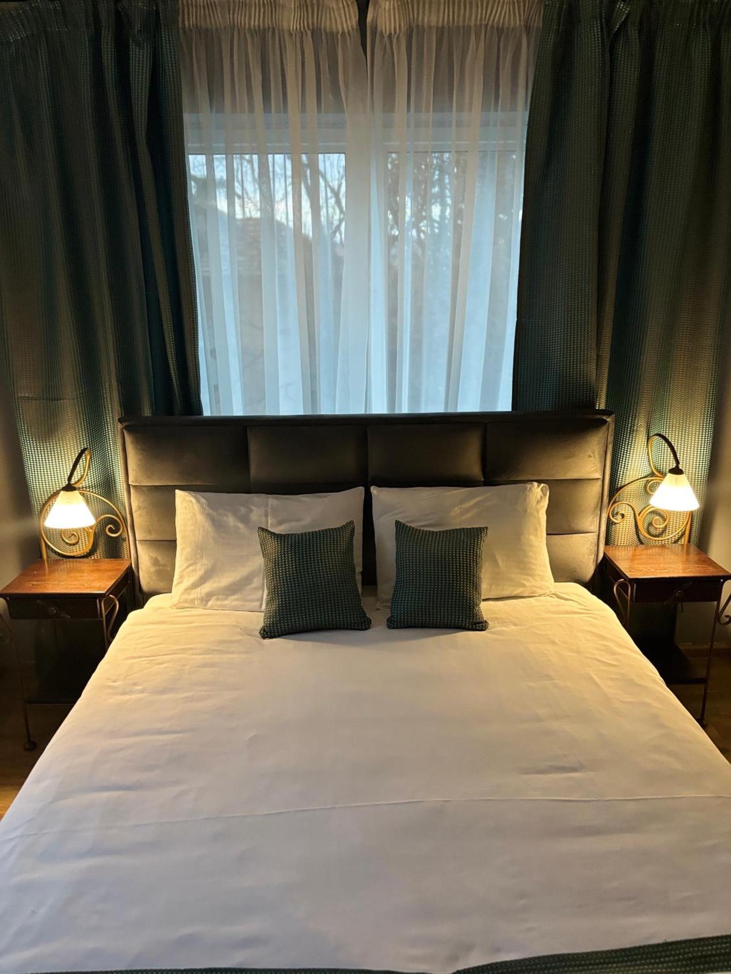 Garni Hotel DUM Belgrado Buitenkant foto