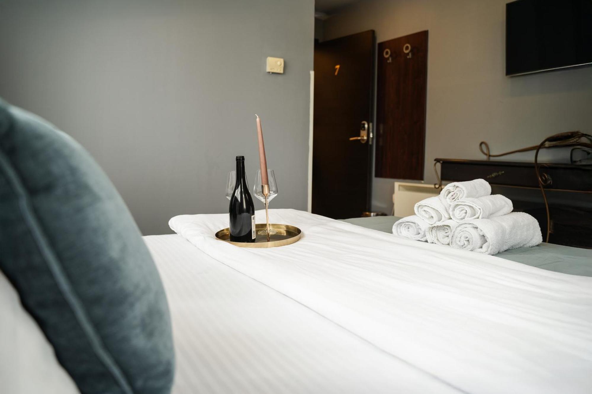 Garni Hotel DUM Belgrado Buitenkant foto