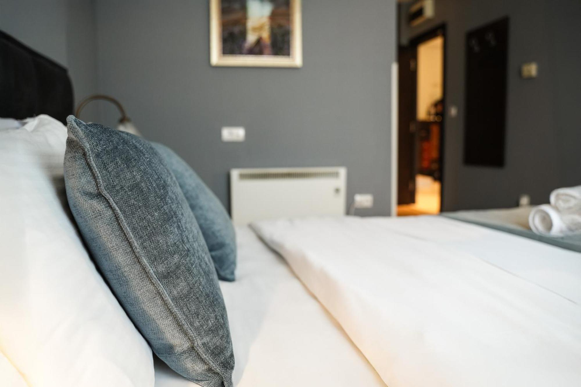 Garni Hotel DUM Belgrado Buitenkant foto